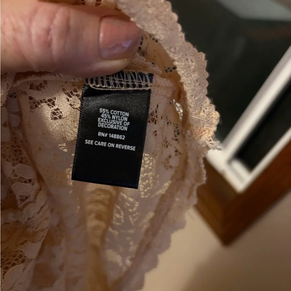 Torrid Cream Lace Blouse size 3 - Picture 8 of 9